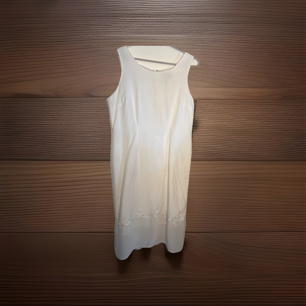 Plaza South Petite Sleeveless White Linen Blend Sheer Hem Embroidery Beaded Sz12